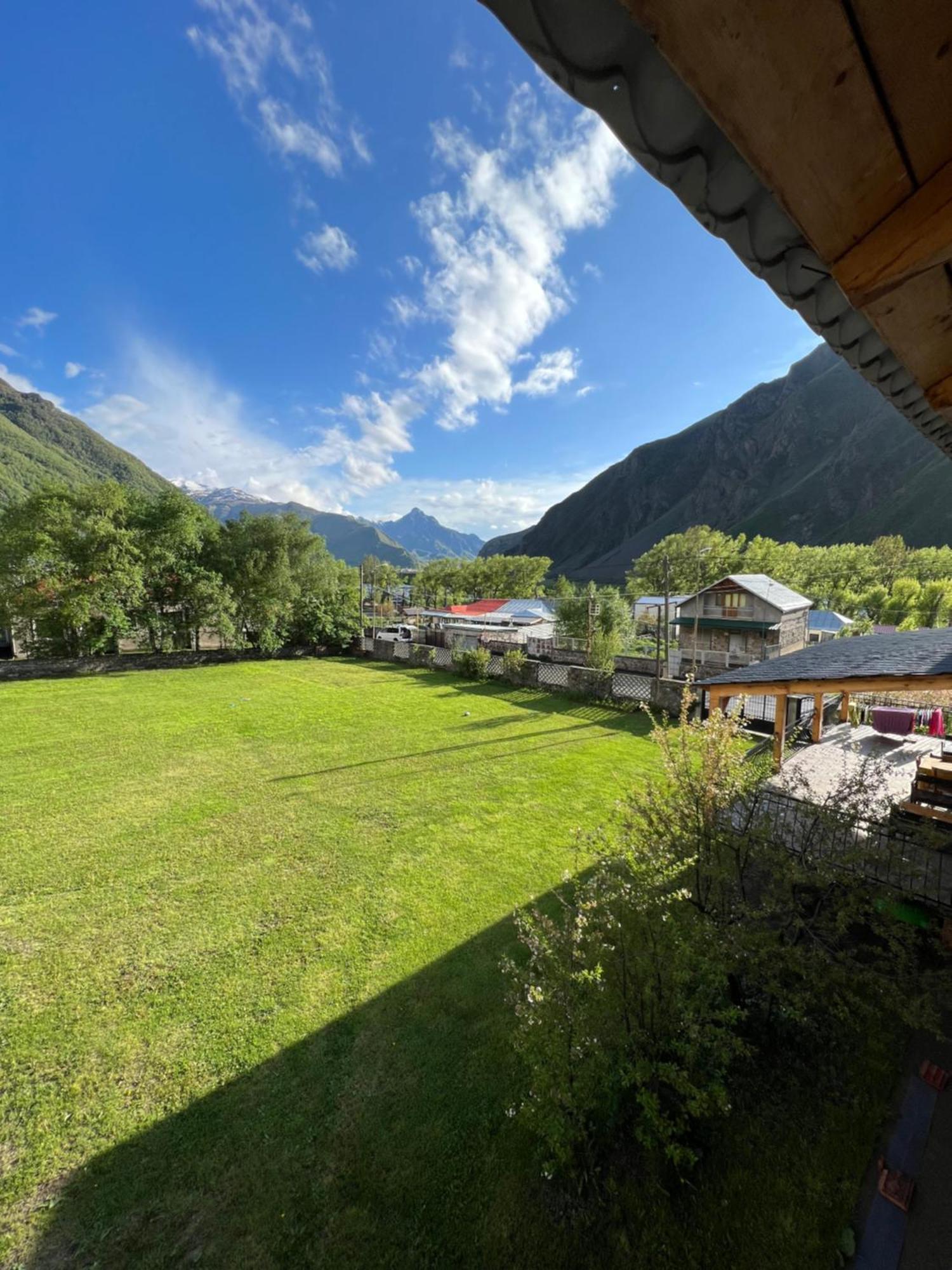 Guest House 15 Kazbegi Εξωτερικό φωτογραφία