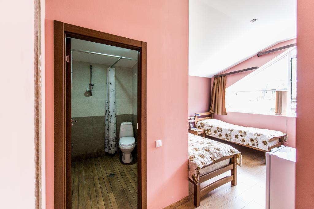 Guest House 15 Kazbegi Εξωτερικό φωτογραφία